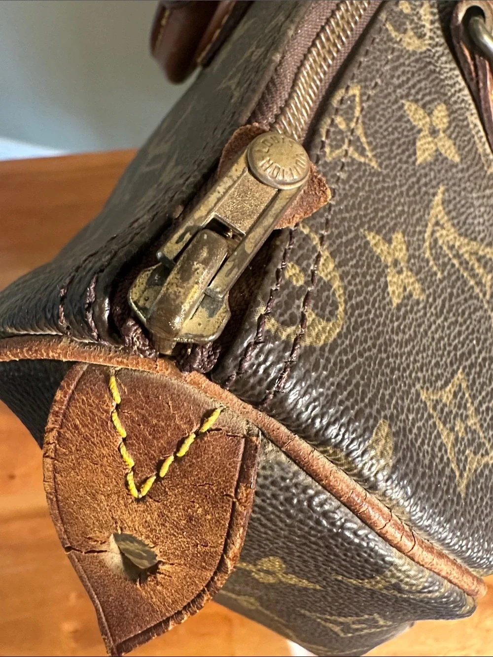 Authentic Louis Vuitton Monogram Speedy 30.